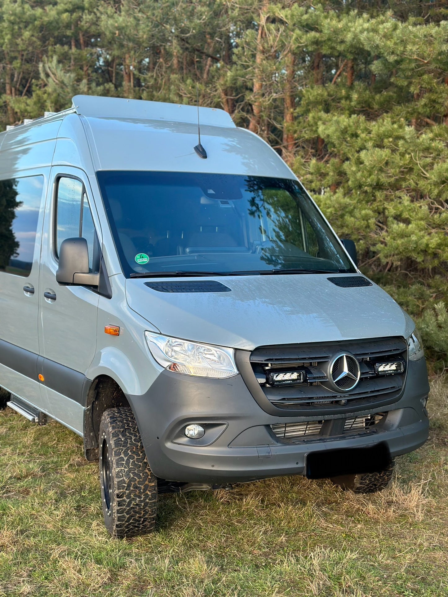 Kühlergrill-Kit Mercedes Sprinter W907/W910 (2018+) inkl 2x Lazer Lamps Triple-R 750 G2 Wide