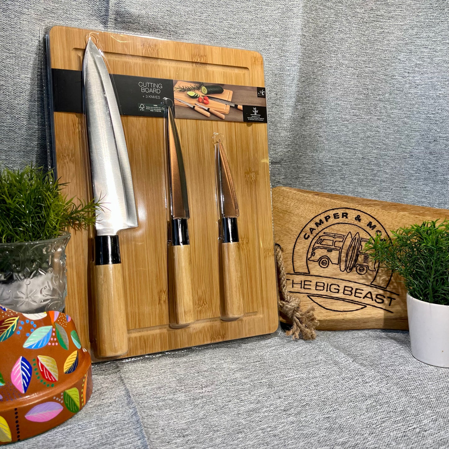 Schneidebrett Bambus mit 3 Messern
