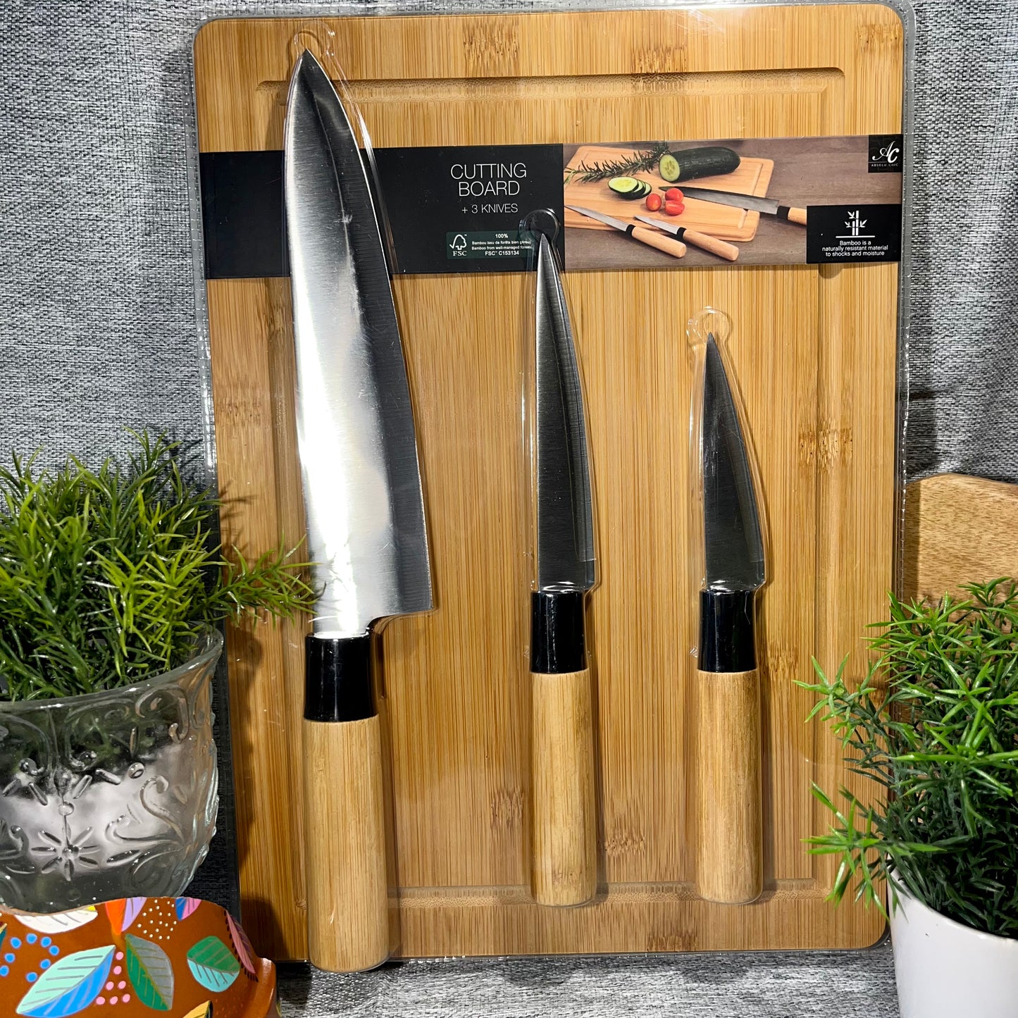 Schneidebrett Bambus mit 3 Messern