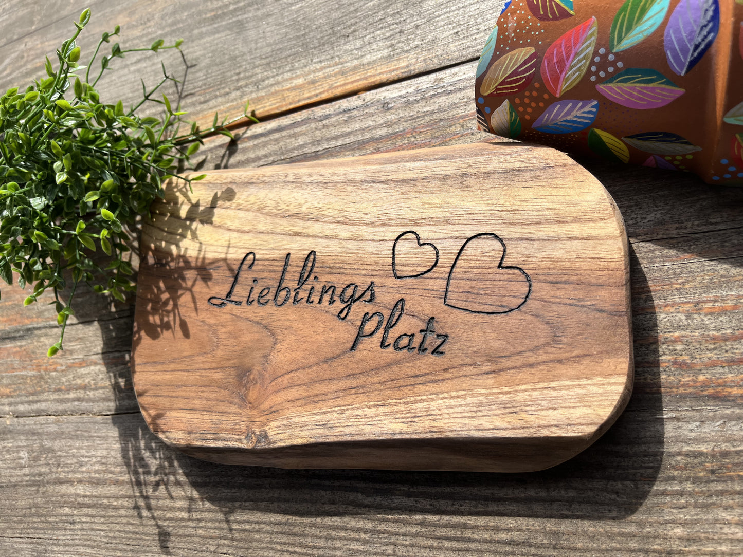 Teakholz-Brett personalisiert, Handarbeit