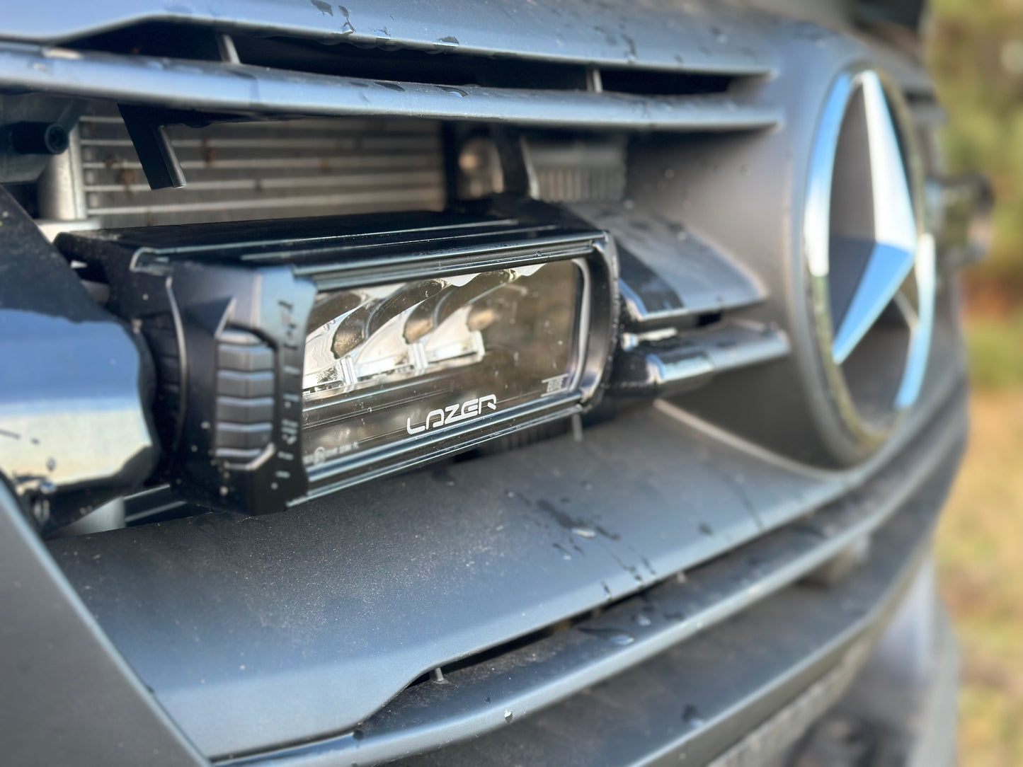 Kühlergrill-Kit Mercedes Sprinter W907/W910 (2018+) inkl 2x Lazer Lamps Triple-R 750 G2 Standard