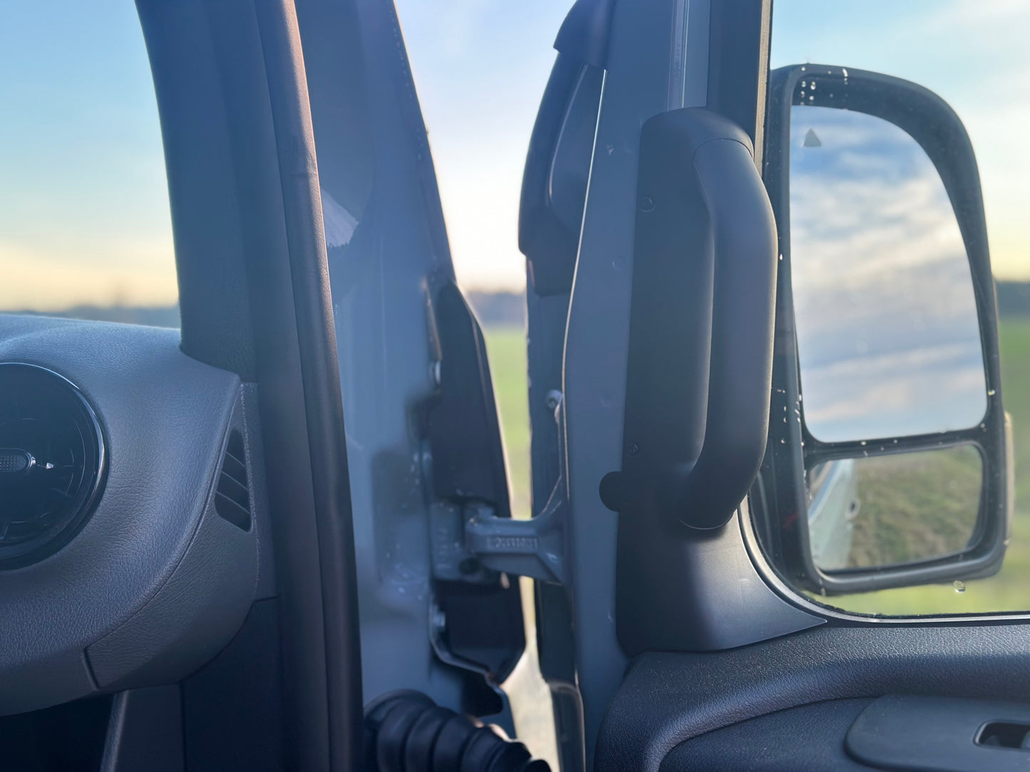 Sprinter W907 ab 2019 - Haltegriffe / Einstiegsgriffe Cockpit